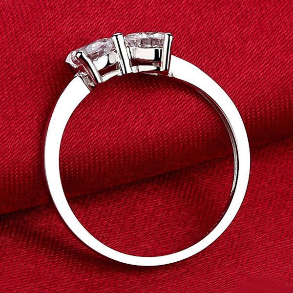 Bow Shaped 0.3 Carat Lab Diamond Ring for Her