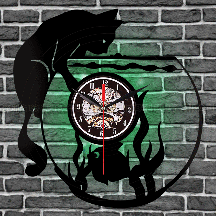 Fish Tank LP Record Silent Wall Clock – Vintage & Aquatic Design
