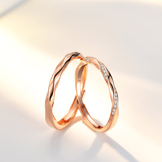 Mobius Twisted Matching Wedding Rings for Couples