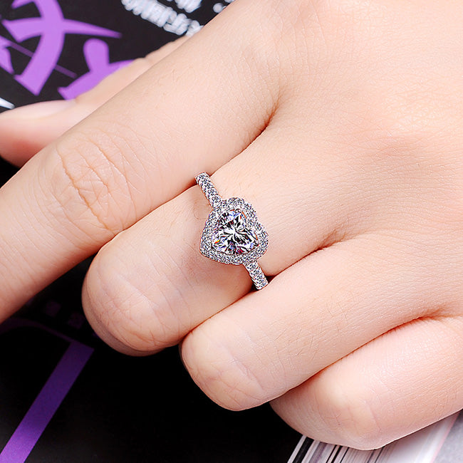 Customized 0.6 Carat Heart Diamond Promise Ring for Her