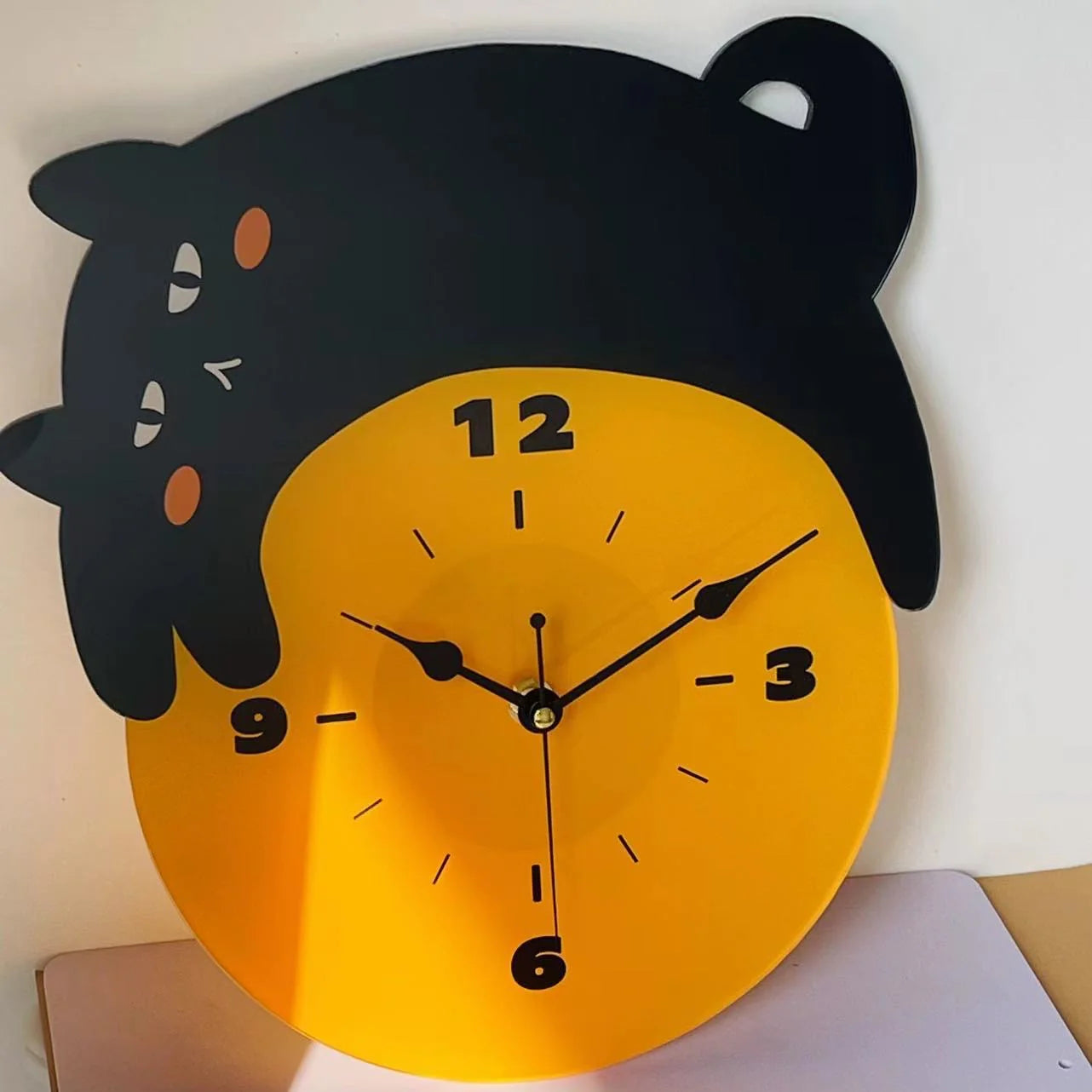 Silent Wall Clock – Sleeping Cat, 30 cm Cute Décor