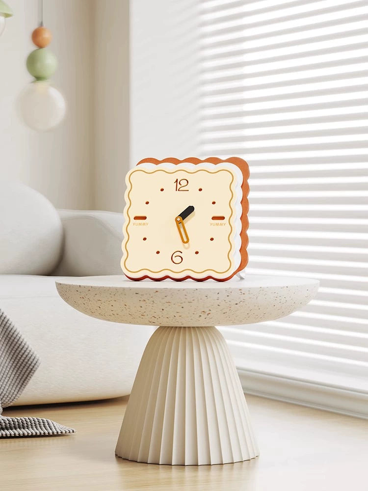 Biscuit Shaped Decorative Silent Desktop Clock