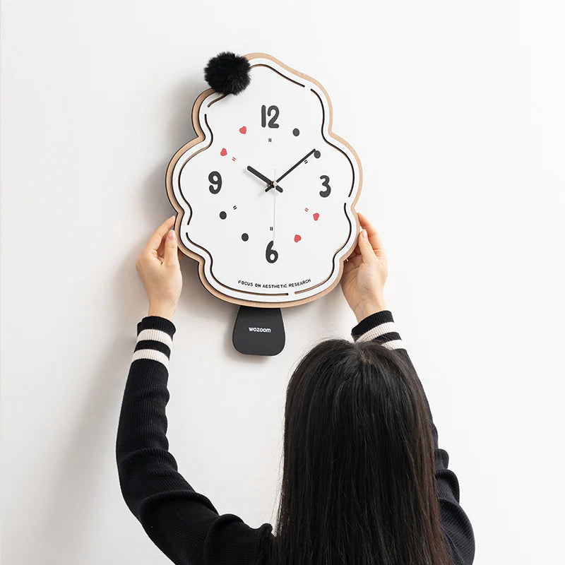 Gullei™ Christmas Themed Silent Wall Deco Clock