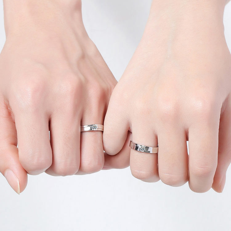 Engraved 0.4 Carat Diamond Wedding Rings Set for 2