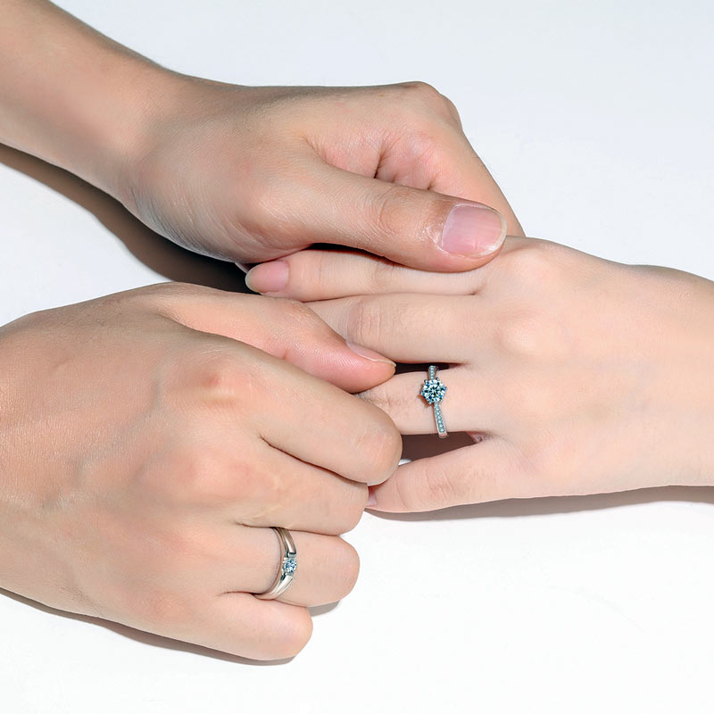 Engraved 0.8 Carat Moissanite Rings Set for Men and Women