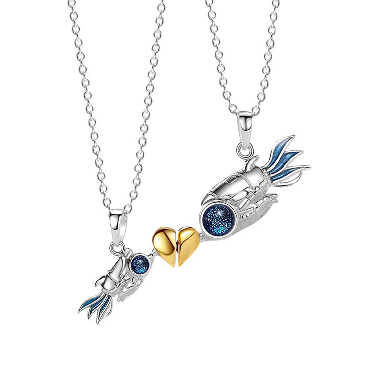 Spaceman Magnetic Hearts Couple Necklaces Set