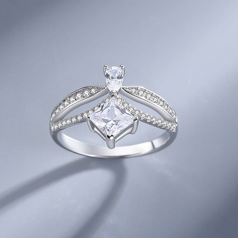 0.5 Carat Moissanite Crown Diamond Women Ring
