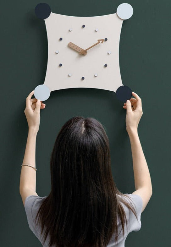 Modern Style Nordic Wall Deco Clock for Livingroom
