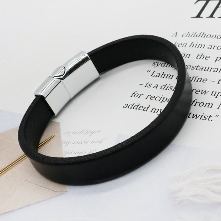 Magnetic Buckle Mens Leather Bracelet 22cm