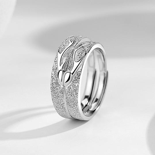 Custom Engraved Kissing Couple Wedding Bands for Two