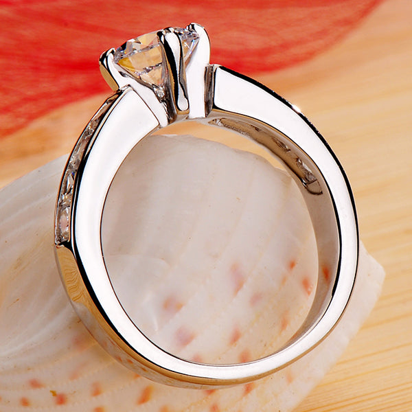 Engraved Brilliant Cut 0.8 Carat Lab Diamond Ring for Women