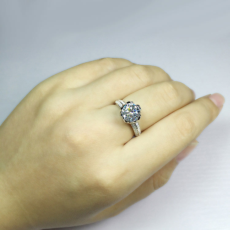 0.5 Carat Halo Moissanite Diamond Ring for Her