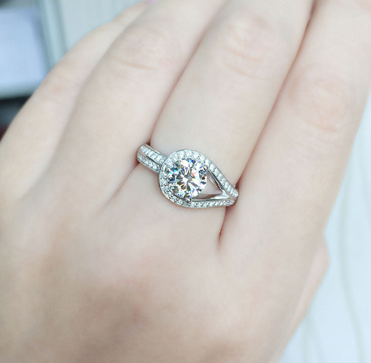 1 Carat Moissanite Diamond Knot Ring
