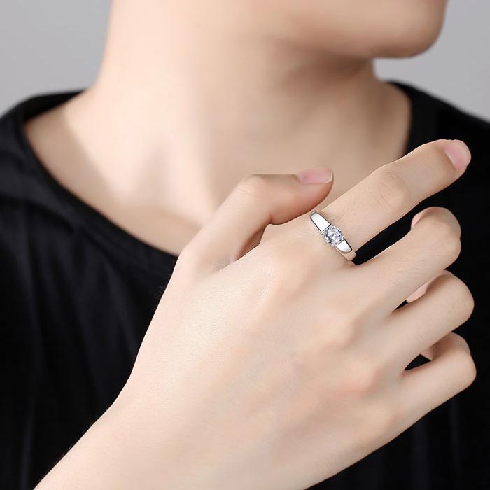 Customized 1 Carat Moissanite Diamond Wedding Rings Set