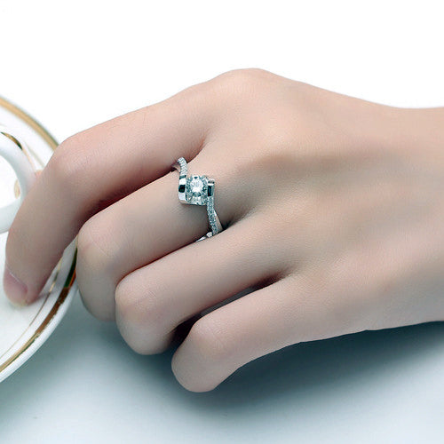 0.3 Carat Diamond Swirl Wedding Ring