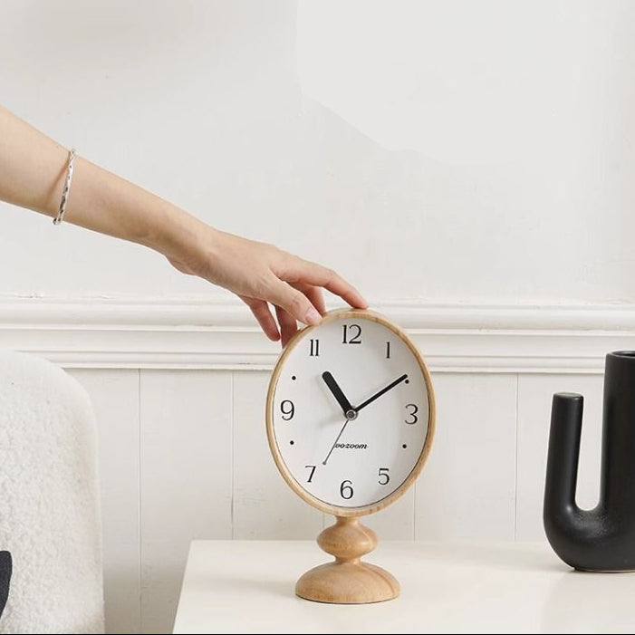 Nordic Retro Silent Pedestal Clock