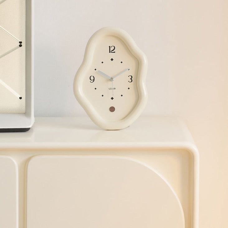 Modern Distorted Silent Table Clock
