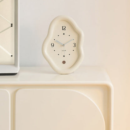 Modern Distorted Silent Table Clock