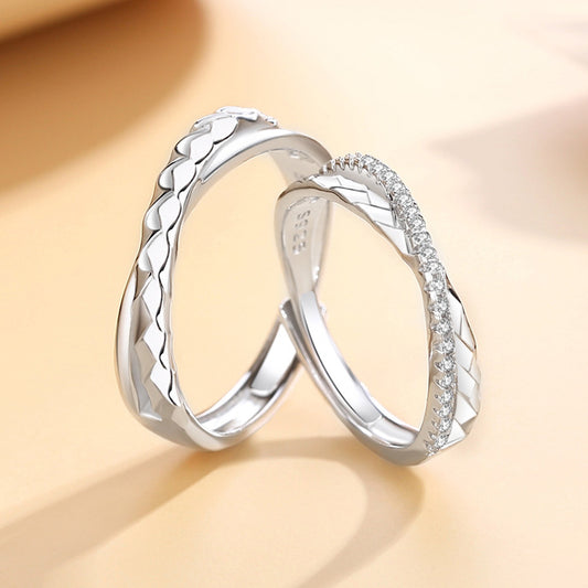 Custom Engraved Mobius Couple Wedding Rings