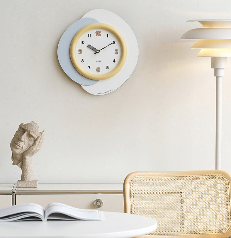 Modern Style Decorative Wall Clock 43cm