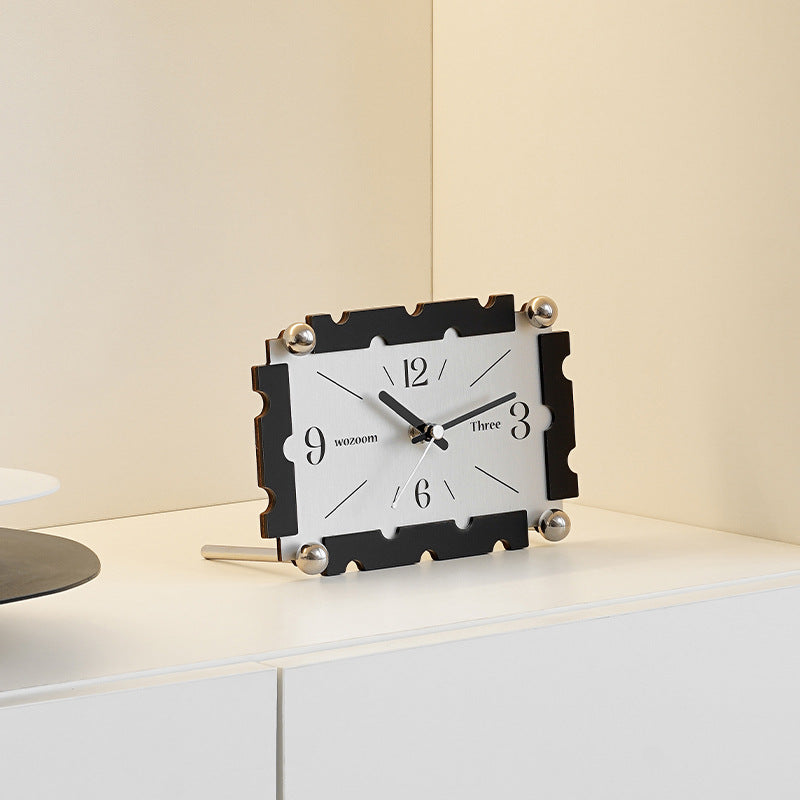 Retro Film-Frame Silent Desk Clock