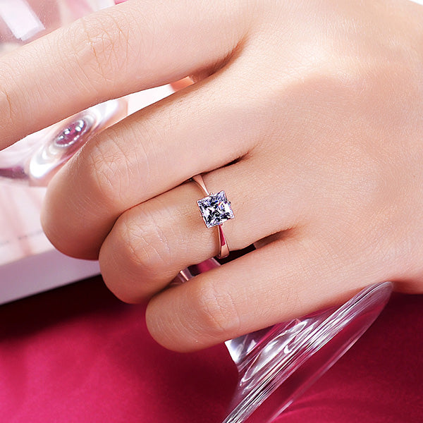Custom 1 Carat Moissanite Diamond Ring for Women