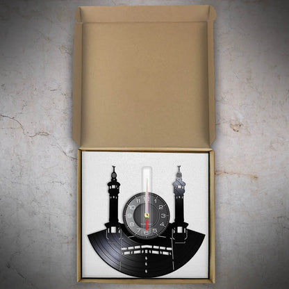Qibla Shaped Islamic Style Wall Décor Silent Clock – Unique Vinyl Design