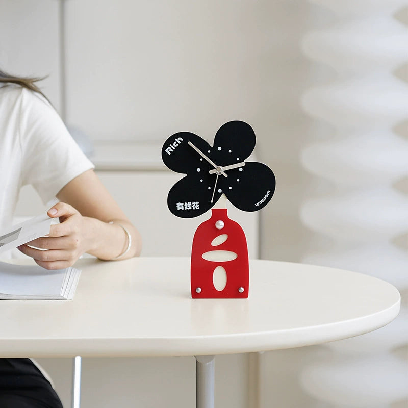 Silent Lucky Clover Acrylic Table Clock