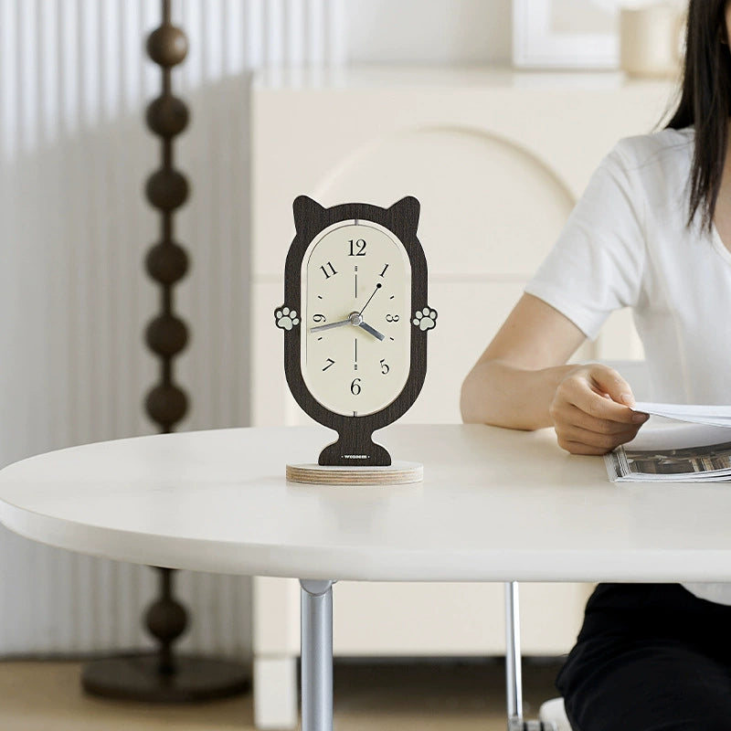 360° Rotating Silent Cat Table Clock