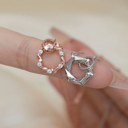 Interlocking Rings Matching Necklaces for Couples