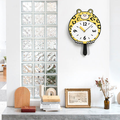 Leopard-Themed Silent Wall Clock – Eco-Friendly, Artistic Design