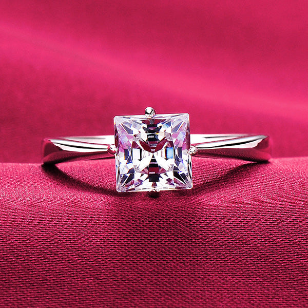 Custom 1 Carat Moissanite Diamond Ring for Women