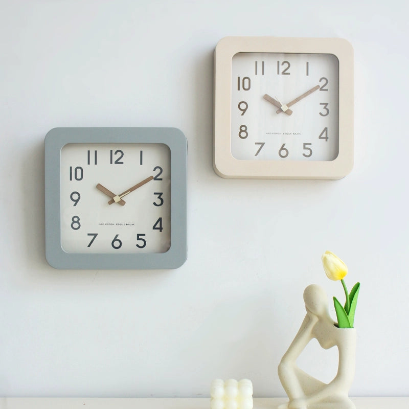 Square Shaped Decorative Silent Desktop Clock