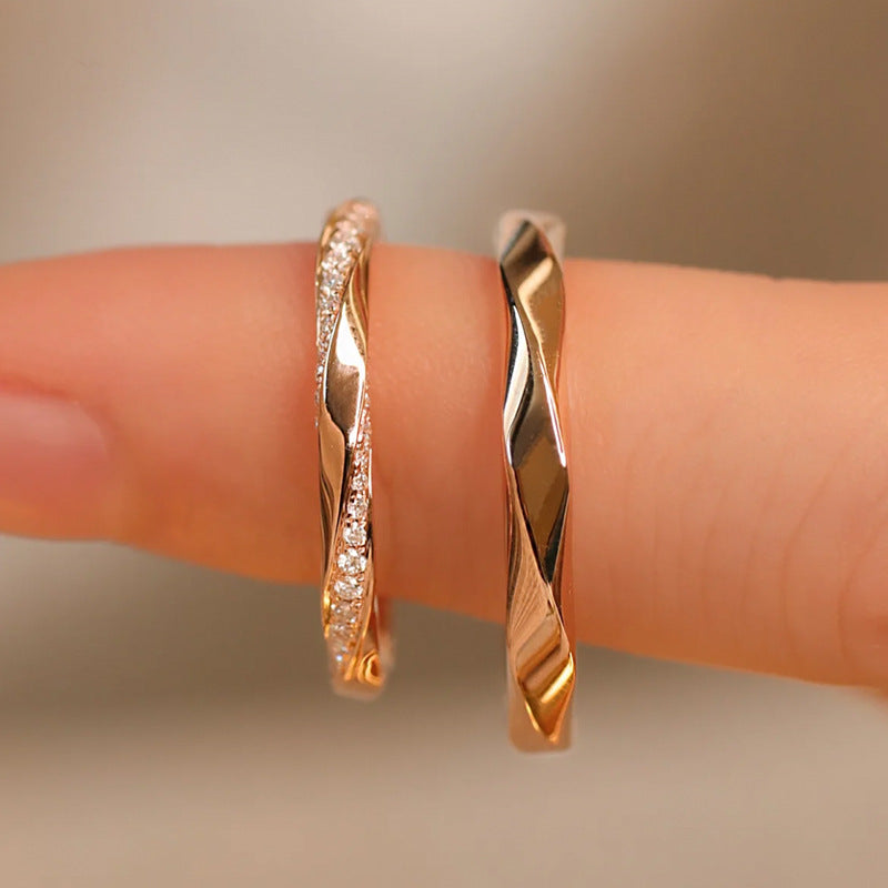 Mobius Twisted Matching Wedding Rings for Couples