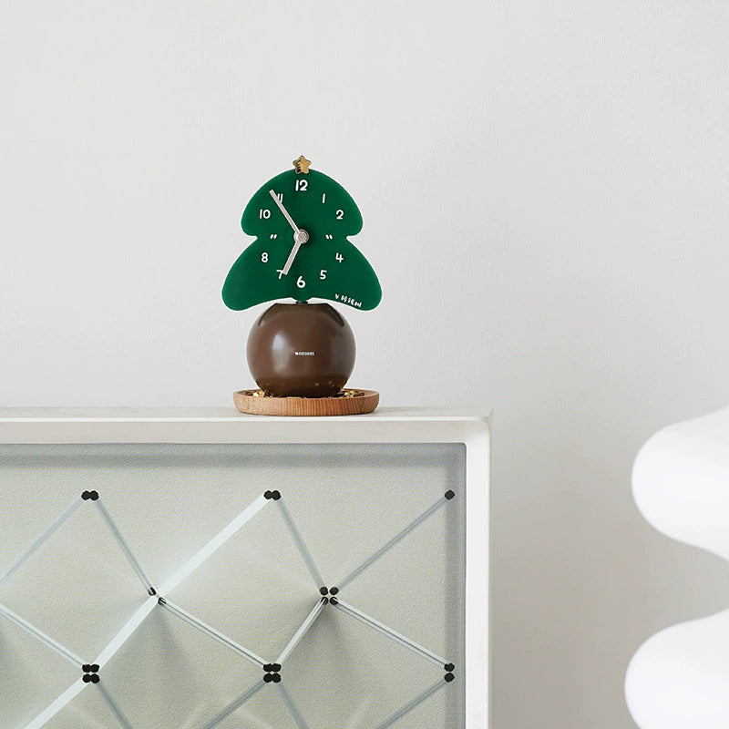 Christmas Tree Silent Wall Clock – Eco-Friendly, Artistic Design