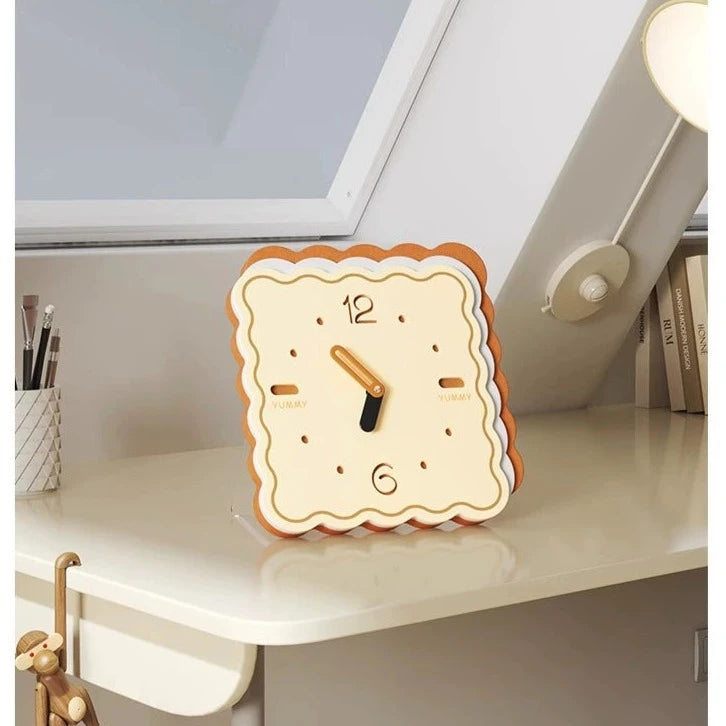 Biscuit Shaped Decorative Silent Desktop Clock