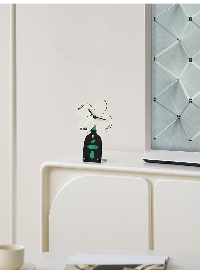 Silent Lucky Clover Acrylic Table Clock