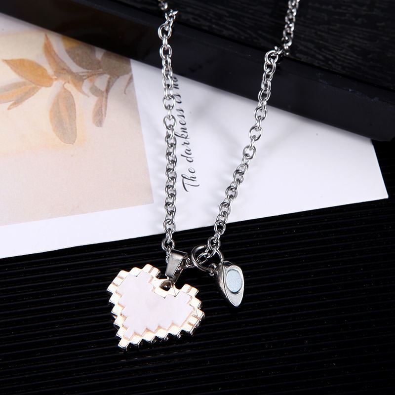 Engravable Cute Magnetic Hearts Couple Necklaces Set
