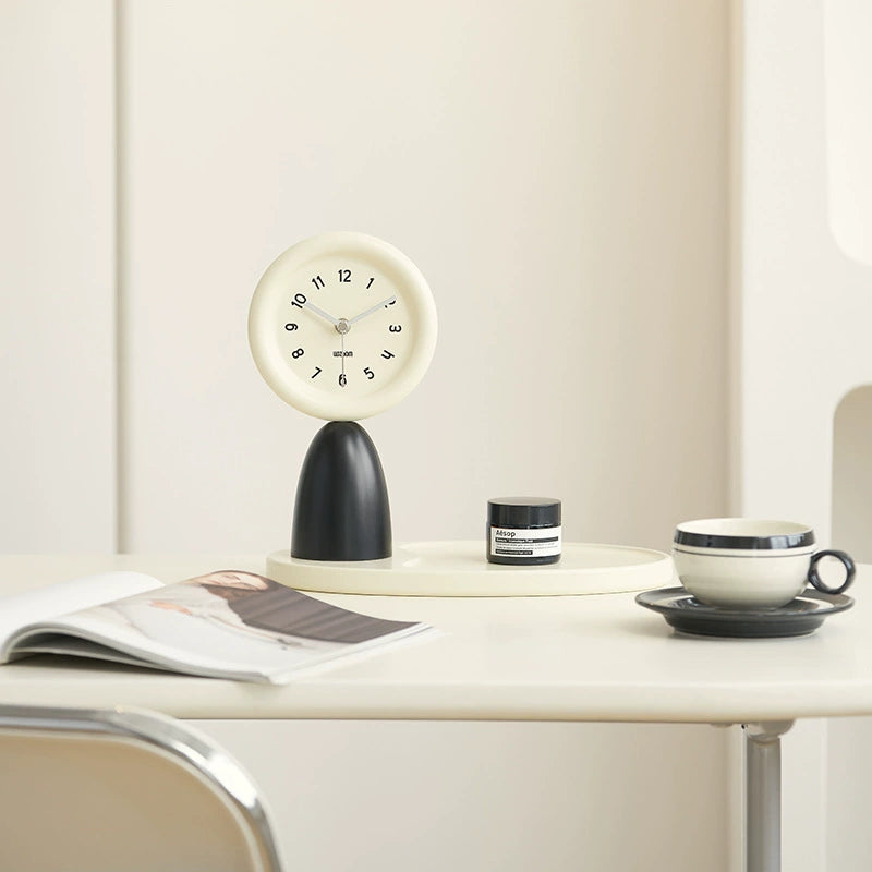 Nordic Silent Pedestal Table Clock