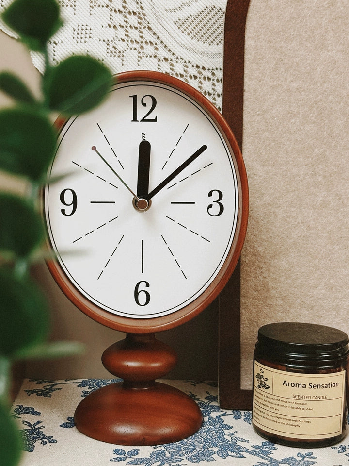 Nordic Retro Silent Pedestal Clock