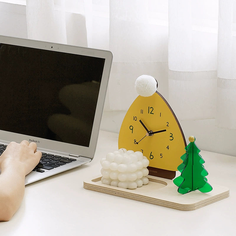 Nordic Christmas Silent Pedestal Clock