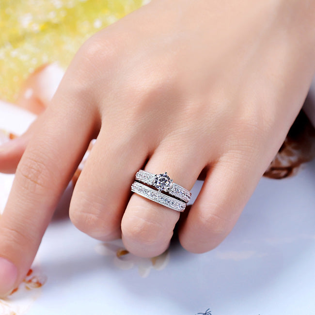 0.6 Carat Round Cut Diamond Celebrity Engagement Ring